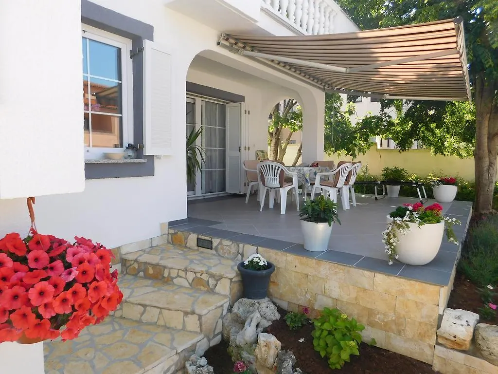 Apartments Lucija Пула