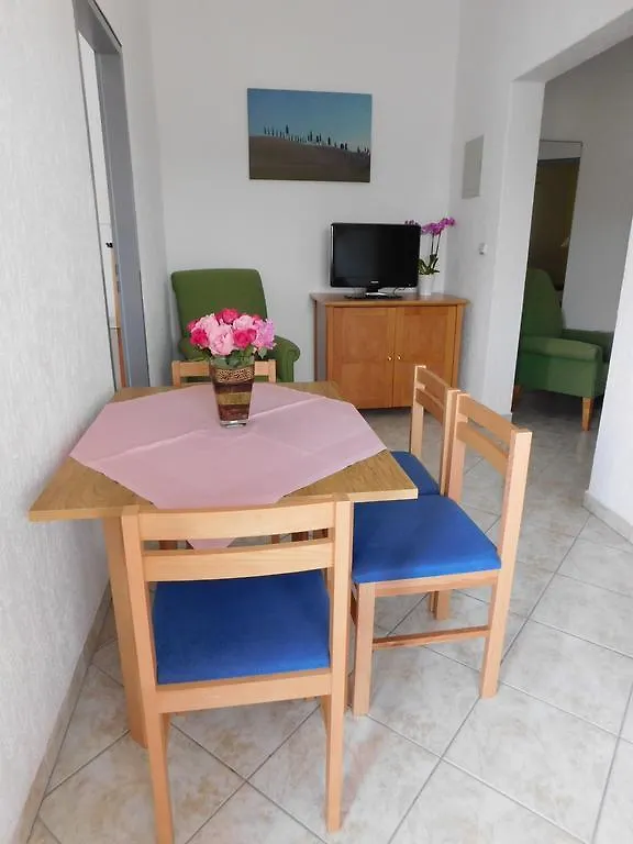 Apartments Lucija Pula 0*,